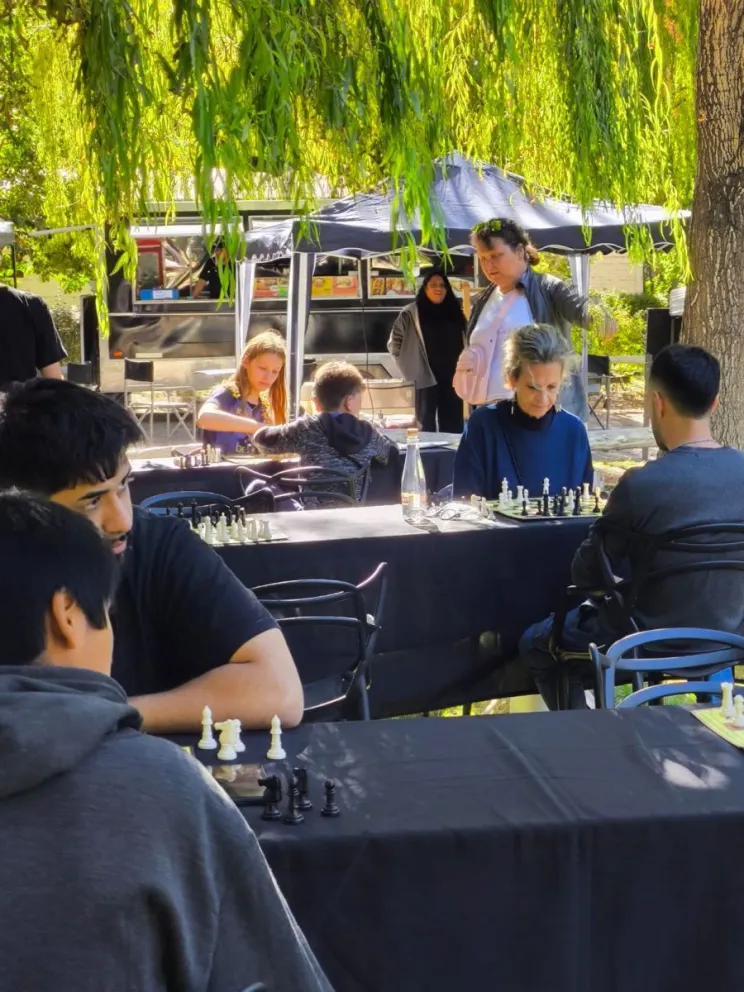 Juegos, gastronomía, deporte, música y propuestas al aire libre marcaron una jornada de gran convocatoria en la Isla 92