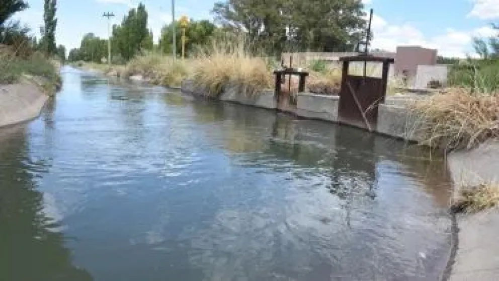 Las obras incluyen mejoras en canales principales y secundarios con inversiones que superan los 400 millones de pesos