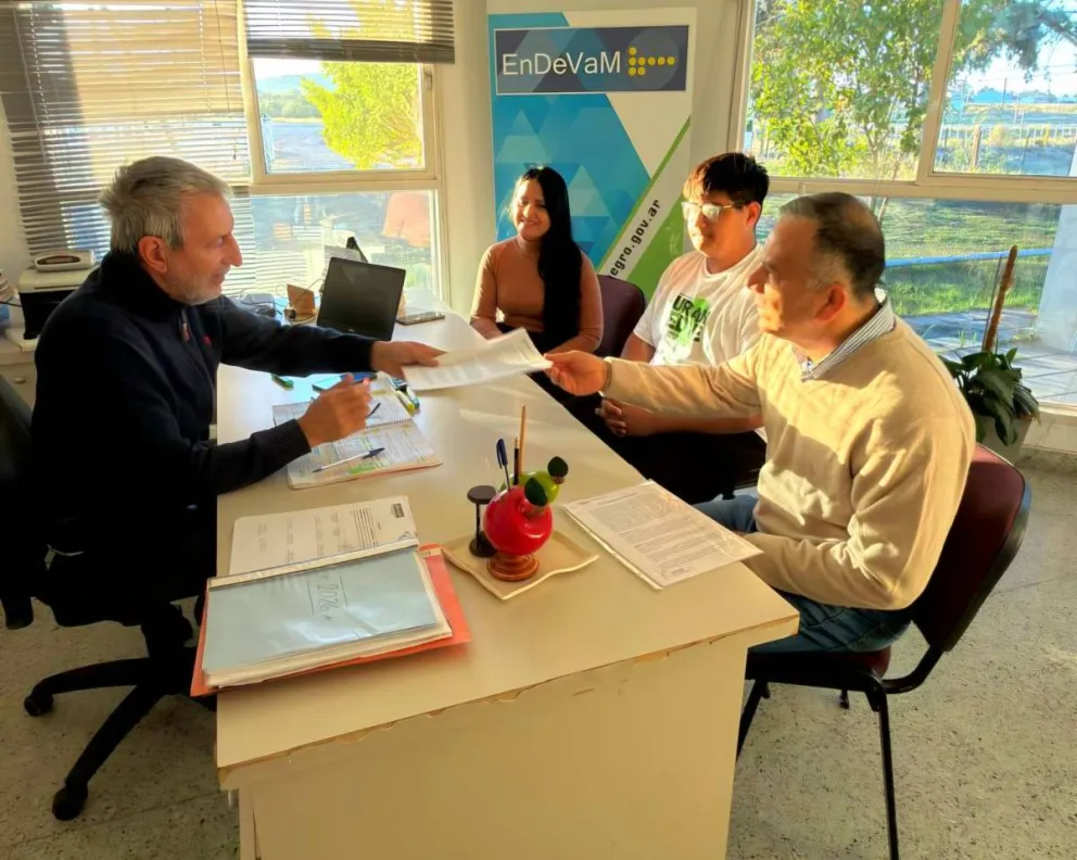 El acuerdo permitirá que estudiantes realicen prácticas vinculadas al desarrollo productivo regional