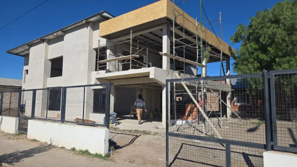 La comunidad está invitada a colaborar con donaciones para equipar el nuevo edificio de la biblioteca.