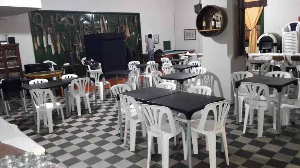 El Bar Tito fue renovado y vuelve a abrir con cenas temáticas elaboradas por estudiantes.