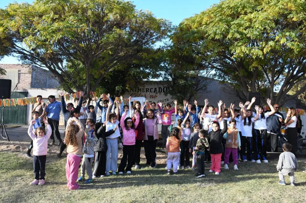 La jornada se realizó en la plaza del barrio 123 Viviendas de Luis Beltrán.