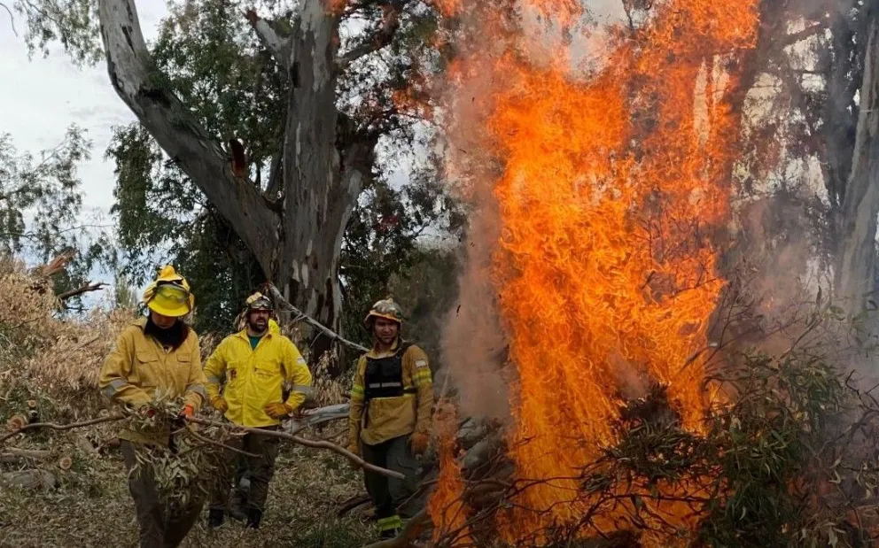 El SPLIF habilitó la temporada de quemas controladas y recordó que el permiso es obligatorio para evitar riesgos.
