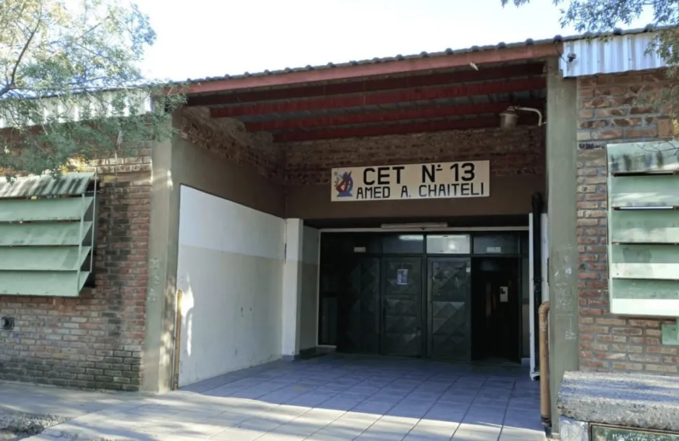Entrada de la institución escolar. Foto: archivo. 