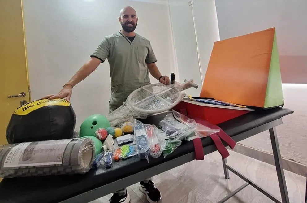 El hospital de Chimpay sumó equipamiento de kinesiología para fortalecer los tratamientos de rehabilitación de sus pacientes. Foto: gentileza.