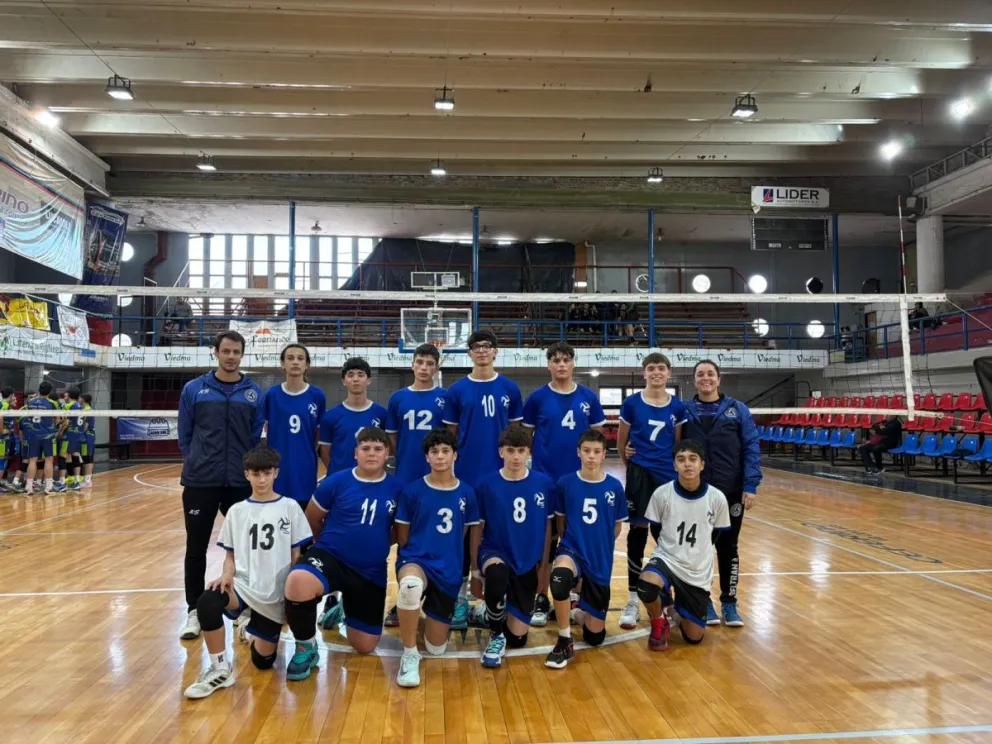 La delegación Sub 16 de Luis Beltrán ya compite en Viedma y comenzó el Provincial con triunfos en ambas ramas. Fotos: Municipio Luis Beltrán.