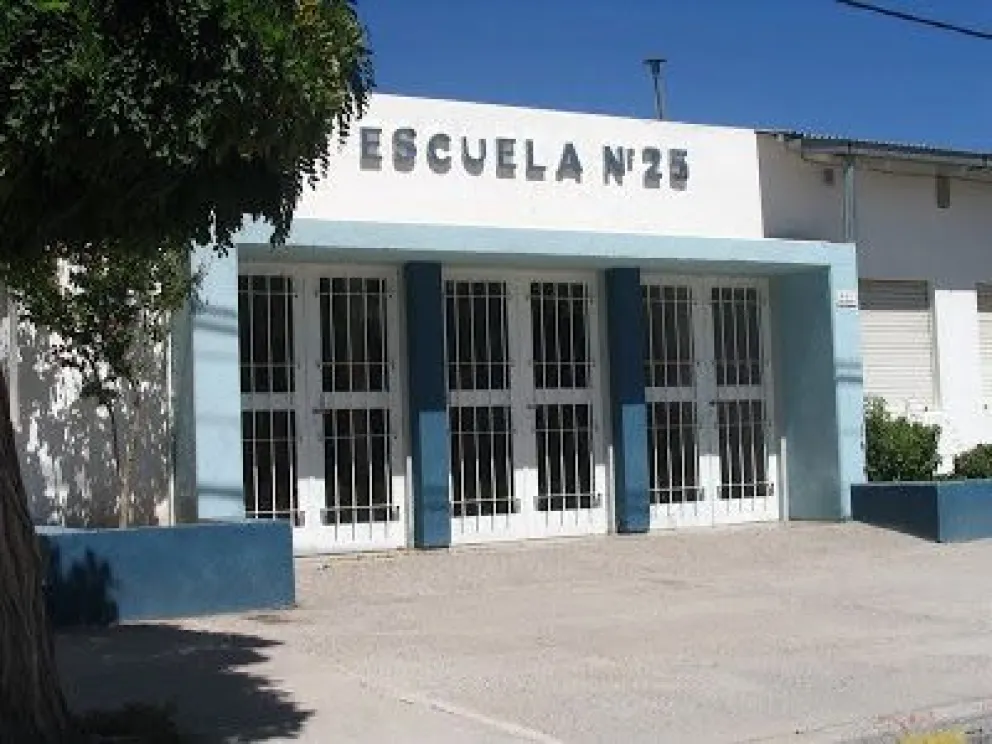 La Escuela 25 de Lamarque avanza con obras de embellecimiento y un proyecto educativo que recupera la historia local. Foto: archivo.
