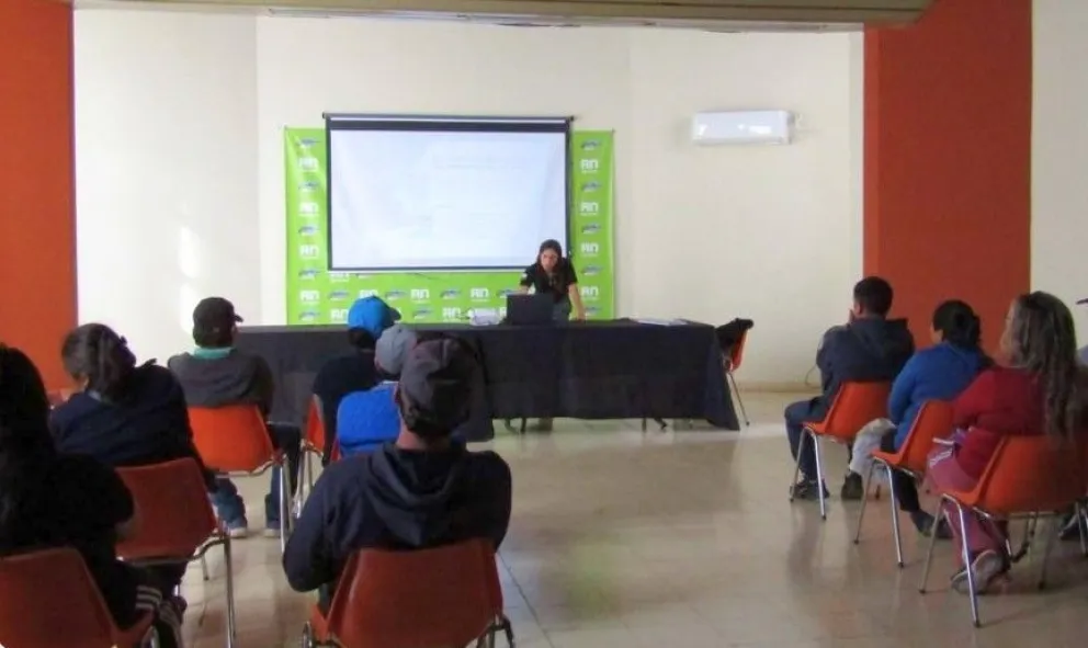 Productores de Luis Beltrán participaron de una jornada informativa sobre prevención de incendios rurales y permisos de quema. Foto: SPLIF Luis Beltrán.