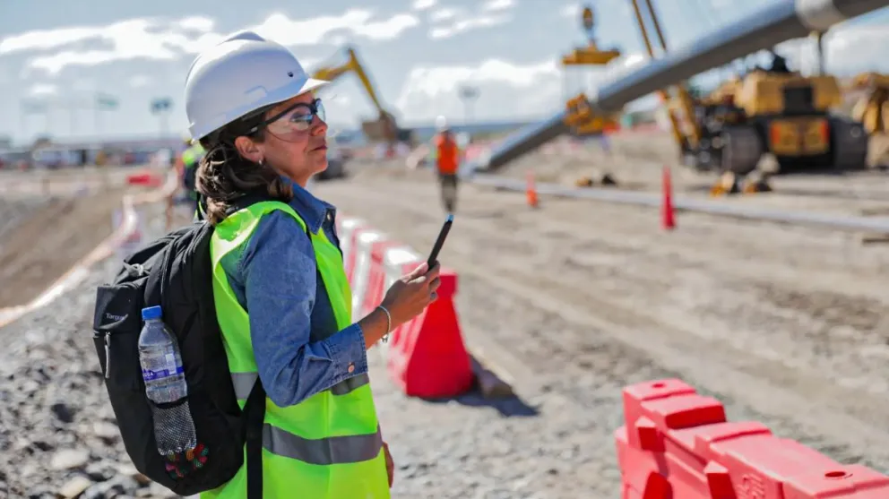 Unas 346 mujeres trabajan como obreras en las obras del VMOS
Crédito: Ezequiel Floridia / Gobierno de Río Negro