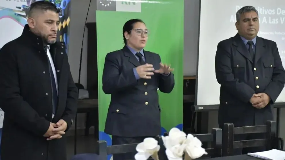 Cadetes de las escuelas policiales rionegrinas participan de capacitaciones sobre violencia de género y protocolos de actuación. Foto: Gobierno Río Negro.