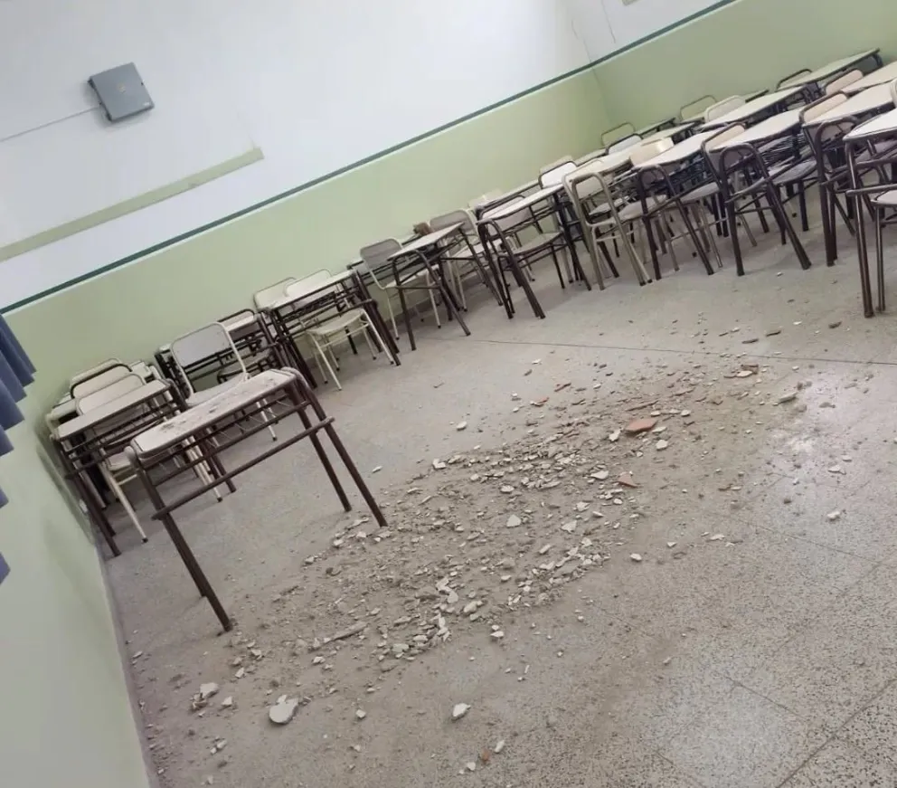 Desde UnTER Valle Medio denunciaron abandono y desinversión tras el desprendimiento de parte del techo del CEAER. Fotos: Unter Valle Medio