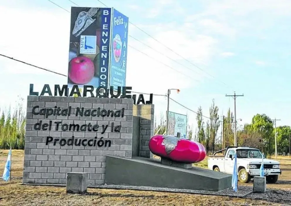 El sorteo de la Rifa Tomatera 2026 entregó vehículos y premios millonarios a vecinos de Lamarque y Luis Beltrán. Foto: archivo.