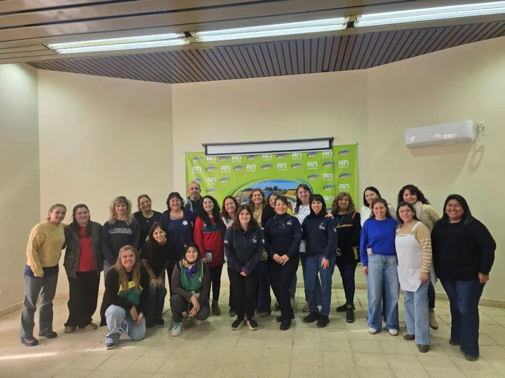 La capacitación reunió a directivos, supervisores y equipos técnicos para fortalecer la detección y el abordaje de situaciones de vulneración de derechos en el ámbito educativo. Foto: Municipio Luis Beltrán.