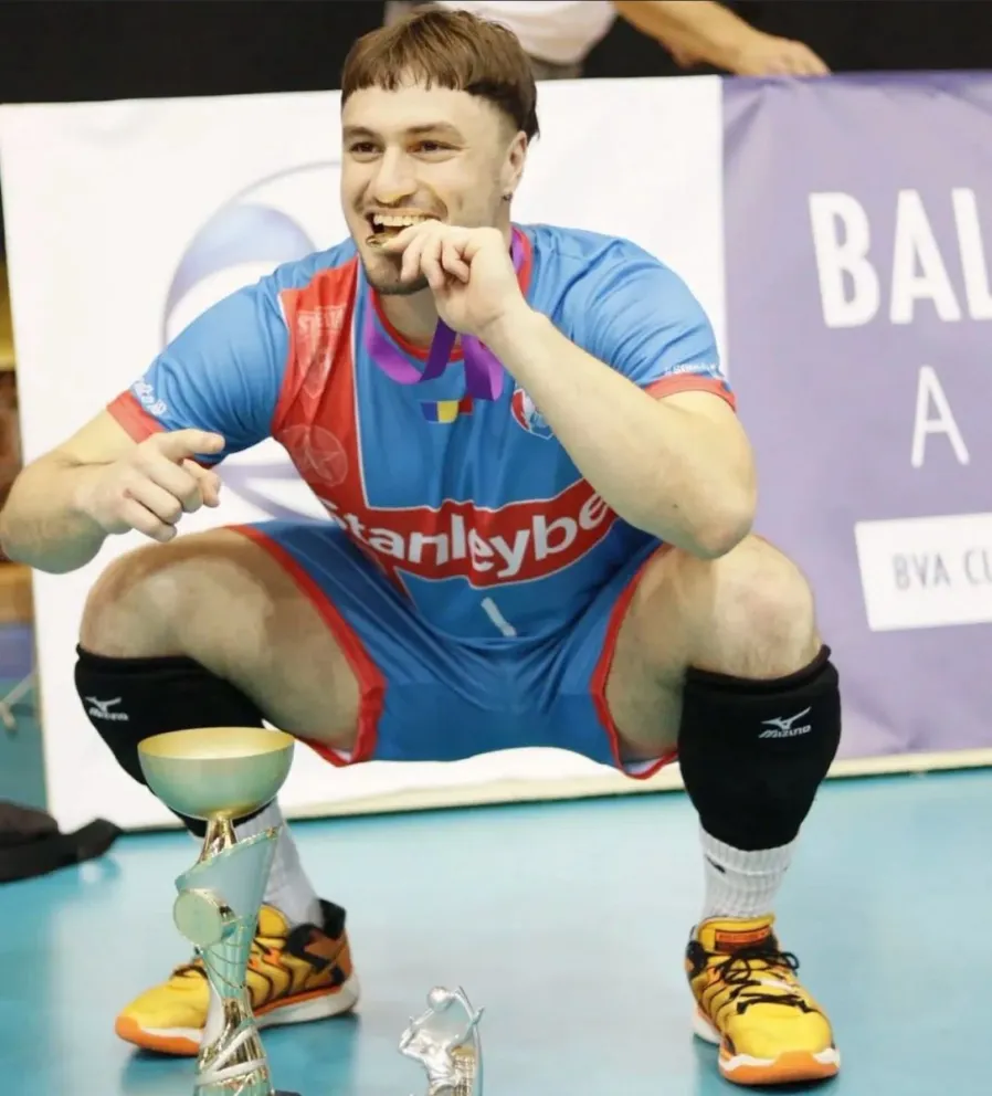 Santiago Arroyo atraviesa uno de los momentos más importantes de su carrera tras ser convocado a la Selección Argentina de vóley luego de varios años de crecimiento profesional en Europa. Foto: gentileza.