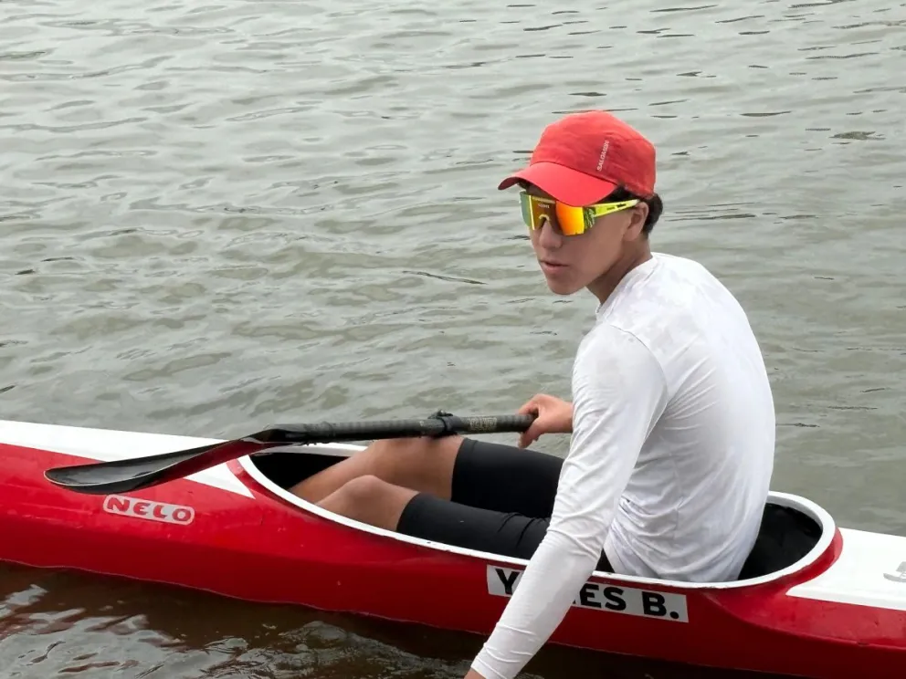 El bingo solidario se realizará el 5 de julio en el SUM del CET Nº 13 y busca recaudar fondos para el viaje de Bautista Yunes al Mundial Olympic Hopes de canotaje en Eslovaquia. Foto: gentileza.