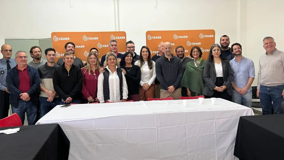 El CEAER reunió a referentes del sector energético provincial para debatir sobre formación, empleo y desarrollo regional en el contexto de las nuevas inversiones que proyecta Río Negro. Foto: CEAER.
