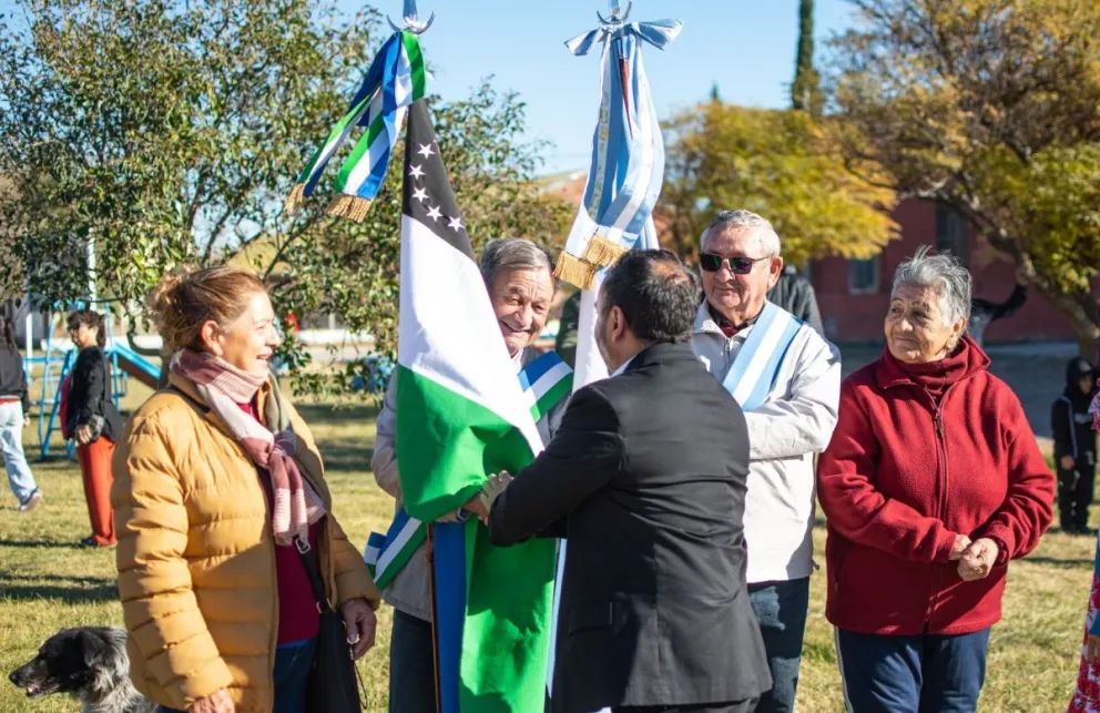 El intendente Gustavo “Tavi” Sepúlveda encabezó las actividades por el aniversario de Chimpay y repasó las principales obras y proyectos para la localidad. Foto: Municipio Chimpay.