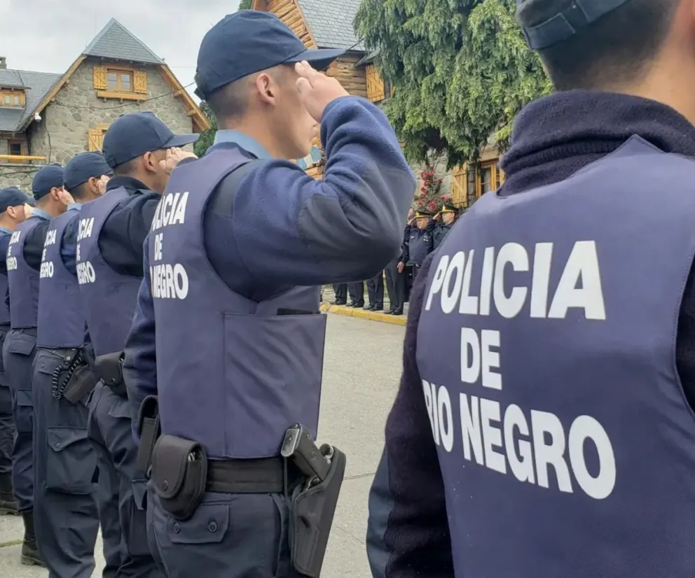 Los efectivos policiales que aspiren a ascender deberán realizarse análisis toxicológicos y controles médicos integrales. Foto: archivo.