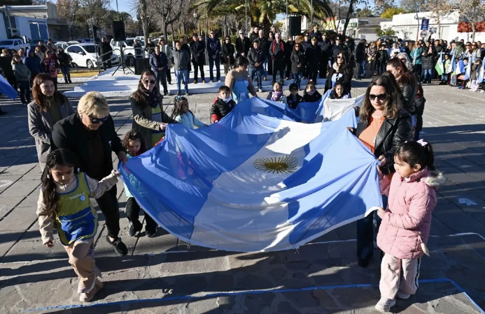 El acto se llevó a cabo en la Plaza de las Banderas. Fotos: Ignacio “Nacho” Ponce. 