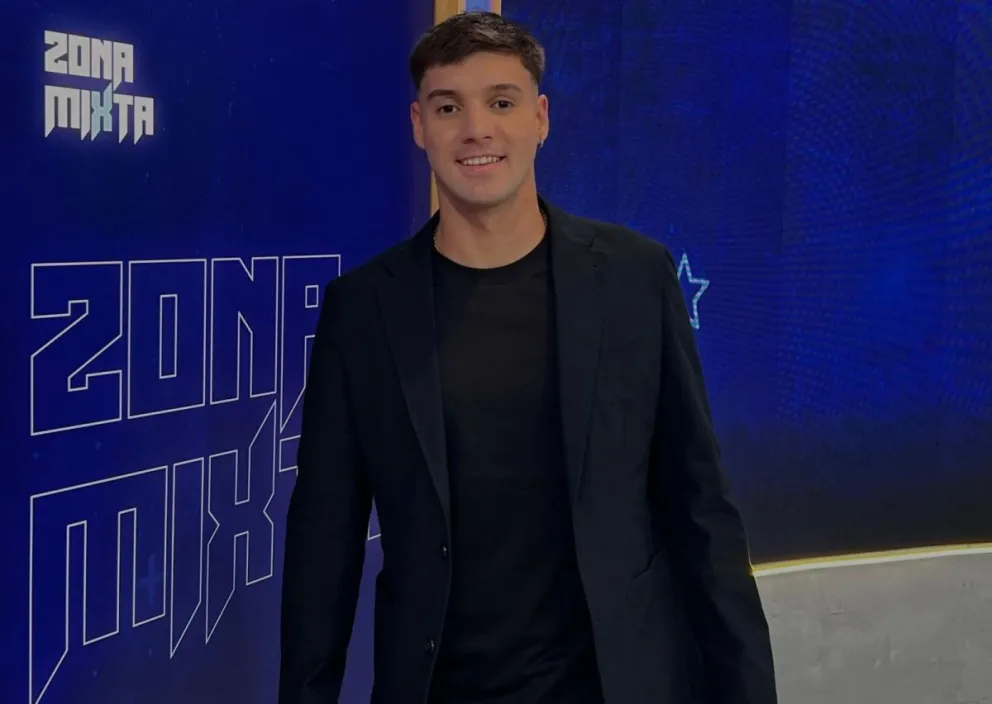 El periodista deportivo choelense Germán Ostertag debutó en TV Pública y será parte de la cobertura especial del Mundial desde Buenos Aires. Fotos: gentileza.