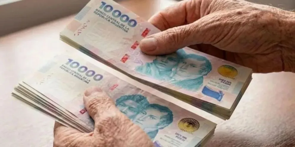 El bono extraordinario será abonado junto con los haberes de junio y el medio aguinaldo para jubilados y pensionados. Foto: archivo.