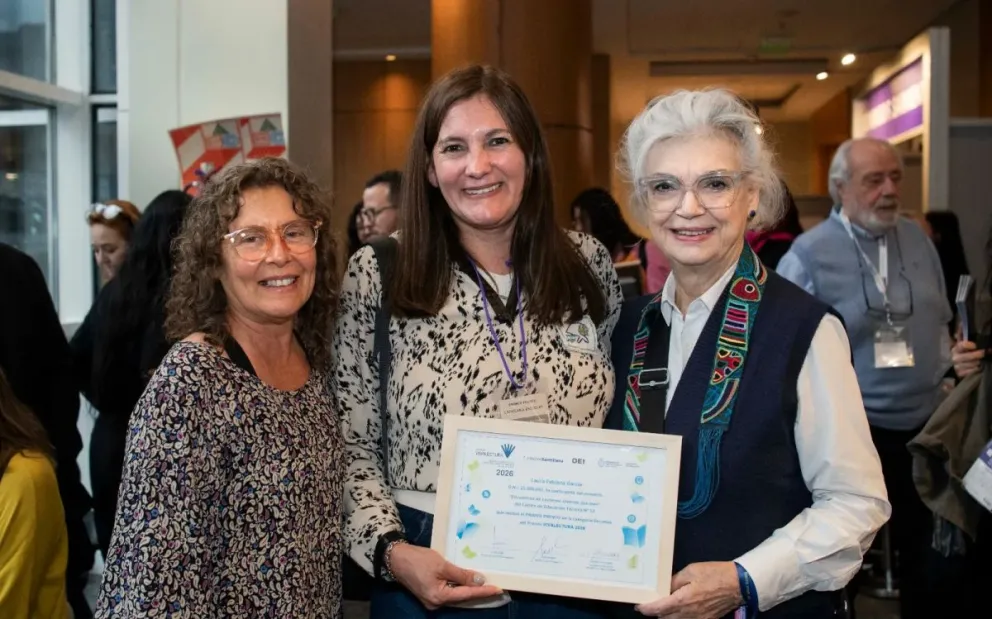 El proyecto “Encuentro de Lectores: Jóvenes que leen”, nacido en el CET N°13 de Choele Choel, recibió el Primer Premio Vivalectura 2026 por su trabajo en la promoción de la lectura entre adolescentes. Foto: gentileza.