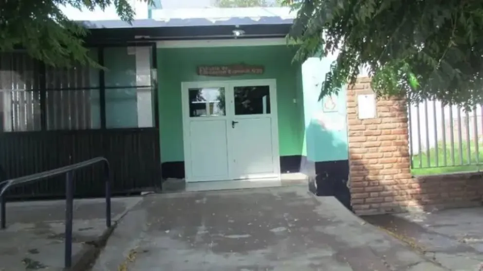 La Escuela de Educación Especial N°20 fue fundada el 1 de junio de 1987 y continúa siendo un referente de la educación inclusiva en Lamarque y el Valle Medio. Foto: gentileza.