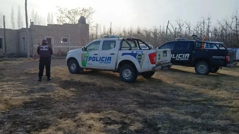 Durante el allanamiento en una chacra de Mainqué, el ahora imputado logró escapar y el martes se entregó a la policía. Foto: archivo