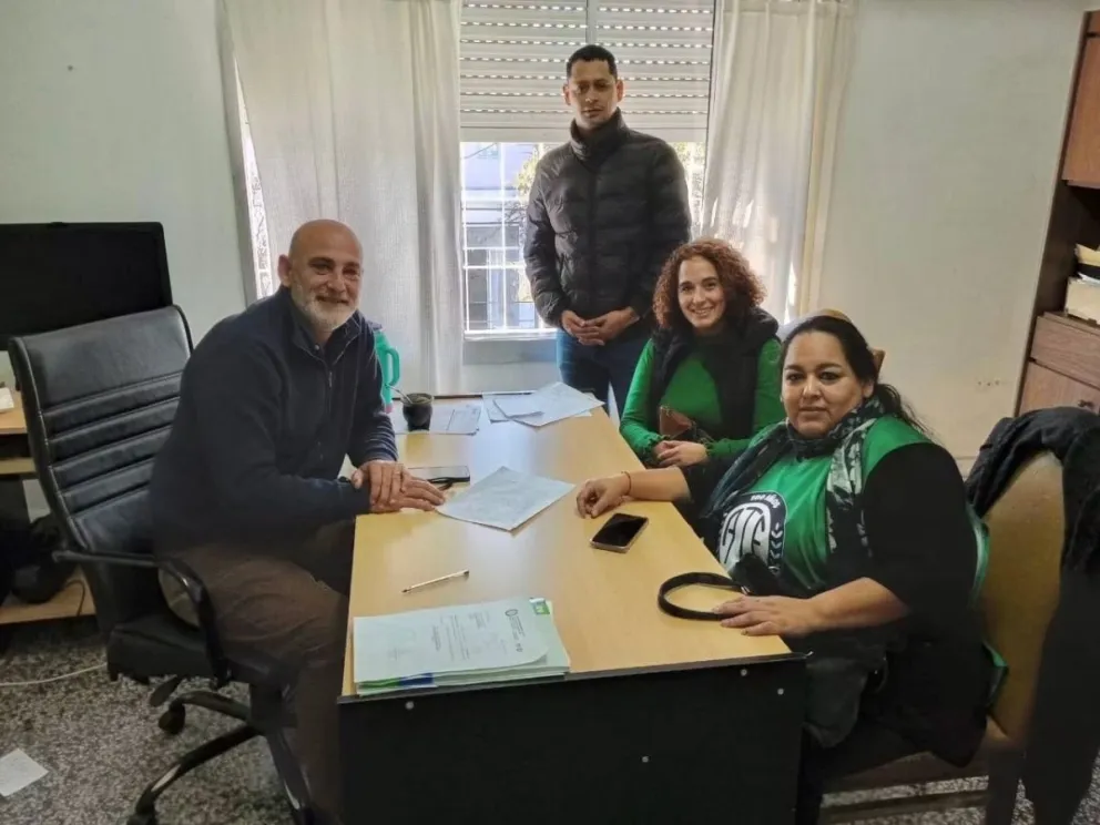 Representantes de ATE solicitaron la actualización de los incentivos salariales para trabajadores de la IGPJ y el Registro Civil, además de un mecanismo de ajuste permanente vinculado a la inflación. Foto: ATE Río Negro.
