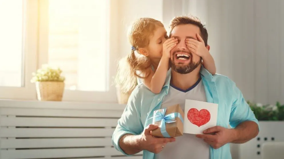 La promoción por el Día del Padre reúne a más de 160 comercios del Valle Medio y entregará televisores, camisetas y otros premios entre los compradores. Foto: web.