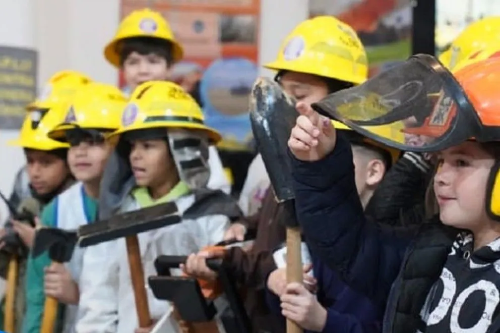 SPLIF Luis Beltrán y el Servicio Nacional de Manejo del Fuego participaron de la Expo Ambiental con actividades destinadas a fortalecer la conciencia ambiental y la prevención de incendios. Foto: gentileza.