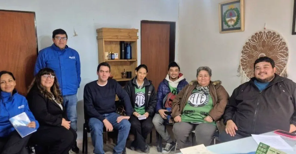 ATE y el Municipio de Chimpay acordaron una recomposición salarial del 4%, además del pago de indumentaria y la confirmación de la fecha del aguinaldo. Foto: ATE Río Negro.