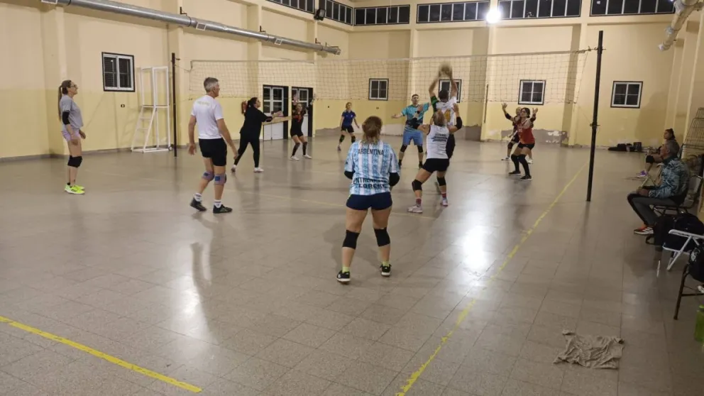 La Escuela Municipal de Newcom +40 de Lamarque representará a Río Negro en la Copa Argentina de Córdoba, con el objetivo de defender el título nacional obtenido el año pasado. Foto: gentileza.
