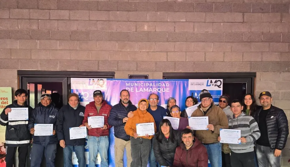 El Curso Intensivo de Poda Urbana culminó con la entrega de certificados a los participantes que aprobaron la capacitación. Foto: Municipio Lamarque.