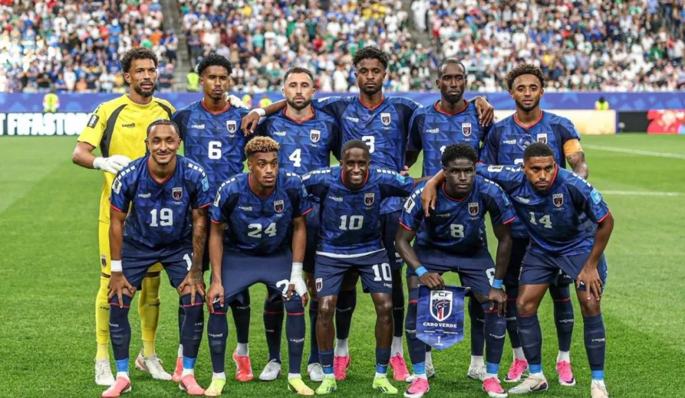 Argentina y Cabo Verde se enfrentarán por primera vez en la historia. El ganador avanzará a los octavos de final del Mundial 2026. Fotos: FIFA.