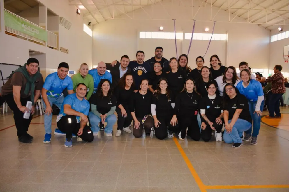 Música, juegos, baile y actividades recreativas volvieron a ser protagonistas de una nueva edición de "Activamente", un programa que promueve la participación, el bienestar y la integración de las personas mayores en toda la provincia. Foto: gentileza.