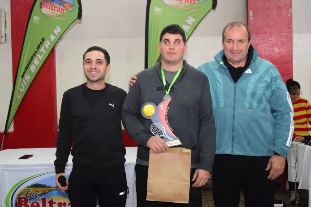 Cerca de 80 deportistas participaron del primer Torneo Nacional de Tenis para Ciegos disputado en Luis Beltrán. Foto: Municipio Beltrán.