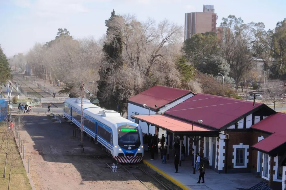 El Gobierno de Río Negro avanza con el traspaso del Tren del Valle y estima que el servicio podría volver a circular antes de fin de año, con una primera etapa entre Neuquén, Cipolletti y General Roca. Foto: gentileza.