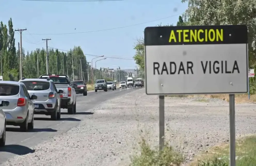 Los ocho radares instalados en las rutas de Río Negro registran unas 120 infracciones diarias. Foto: archivo.