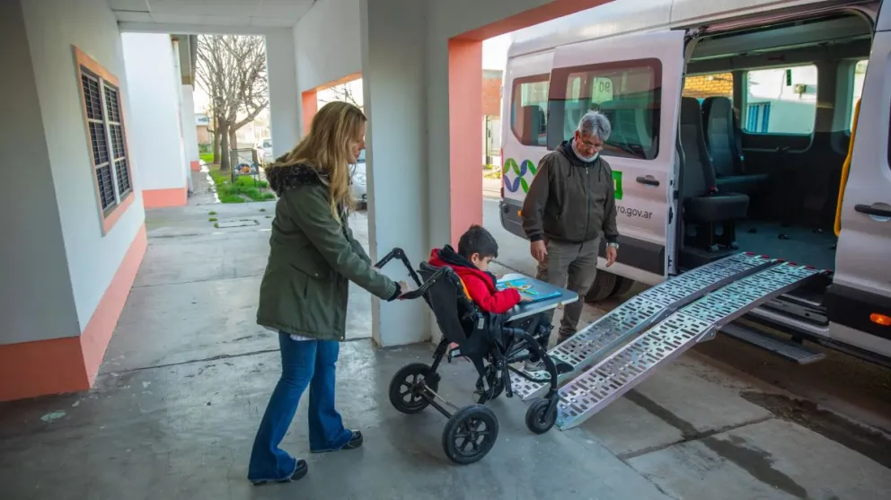 La Provincia entregó minibuses adaptados a todos los Consejos Escolares.
Crédito: Gobierno de Río Negro