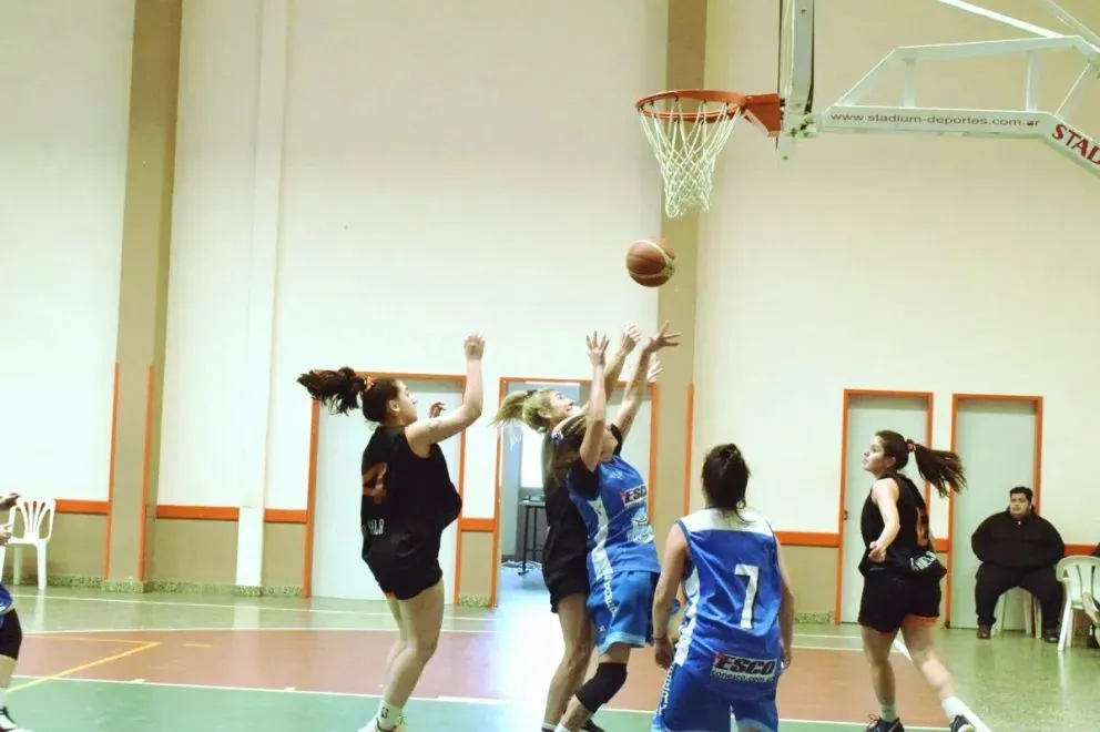Tres equipos de la región protagonizarán este domingo una nueva jornada de básquet femenino en el Gimnasio Municipal de Luis Beltrán, con una programación que se extenderá durante toda la jornada. Foto: archivo.