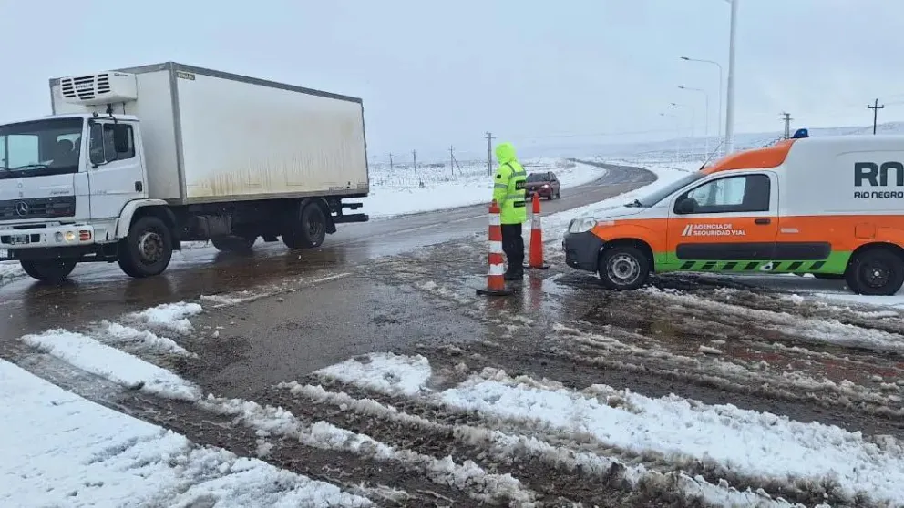 Seguridad Vial brinda consejos para circular en la temporada invernal.
Crédito: Gobierno de Río Negro