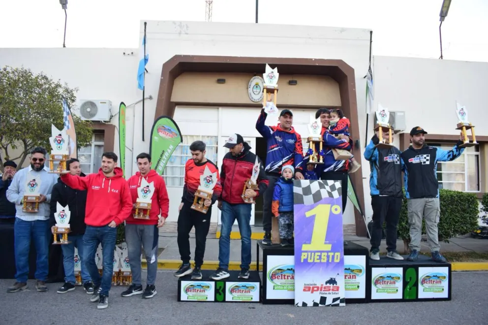 La tercera fecha del Campeonato Regional de Safari se disputó en Luis Beltrán y reunió a pilotos de distintas categorías en un nuevo fin de semana de automovilismo regional. Foto: Municipio Luis Beltrán.