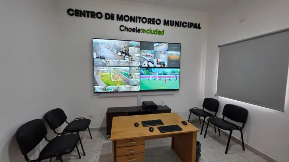 El nuevo Centro de Monitoreo Municipal funciona de manera ininterrumpida y contará próximamente con más cámaras para ampliar la vigilancia en distintos sectores de la ciudad. Foto: gentileza.