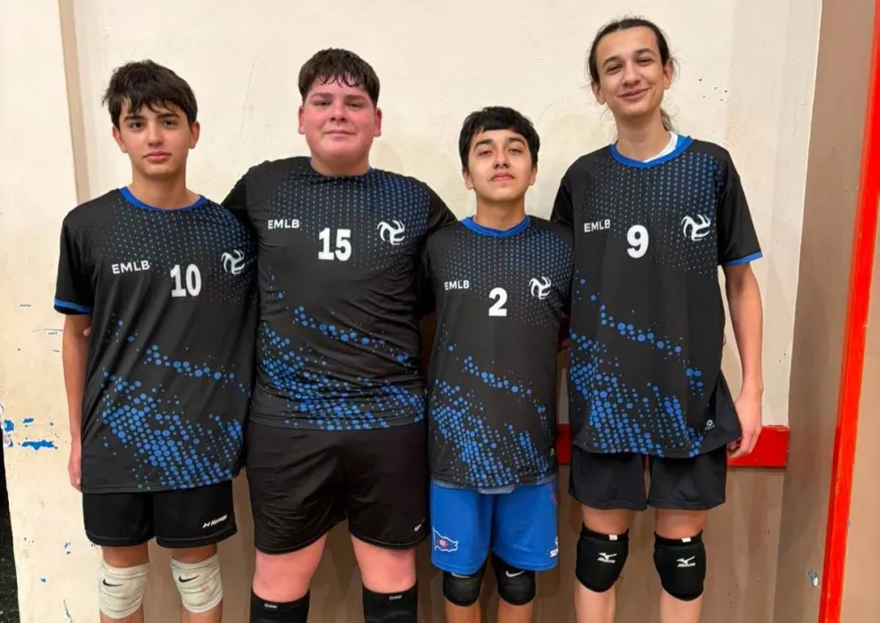 Ocho jugadores y jugadoras de la Escuela Municipal de Vóley de Luis Beltrán fueron convocados a las preselecciones de Río Negro. Foto: Municipio Luis Beltrán.