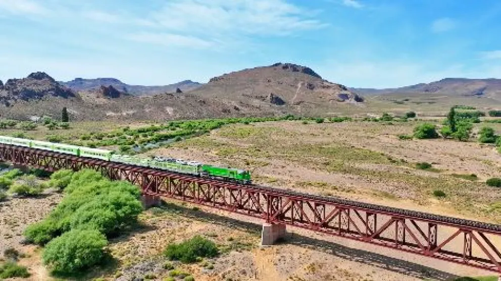 Tras trabajos initerrumpidos por parte del Tren Patagónico, este viernes vuelve el servicio Viedma-Bariloche.Crédito: Gobierno de Río Negro