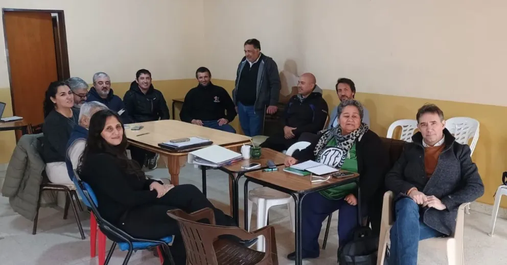 ATE y el Municipio de Coronel Belisle continúan trabajando en una agenda que incluye el pase a planta permanente, la recategorización del personal y la revisión de la estructura salarial. Foto: ATE Río Negro.