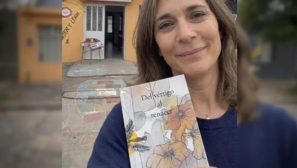 María Eugenia Llorente presenta su libro autobiográfico “Del Vértigo al renacer”.