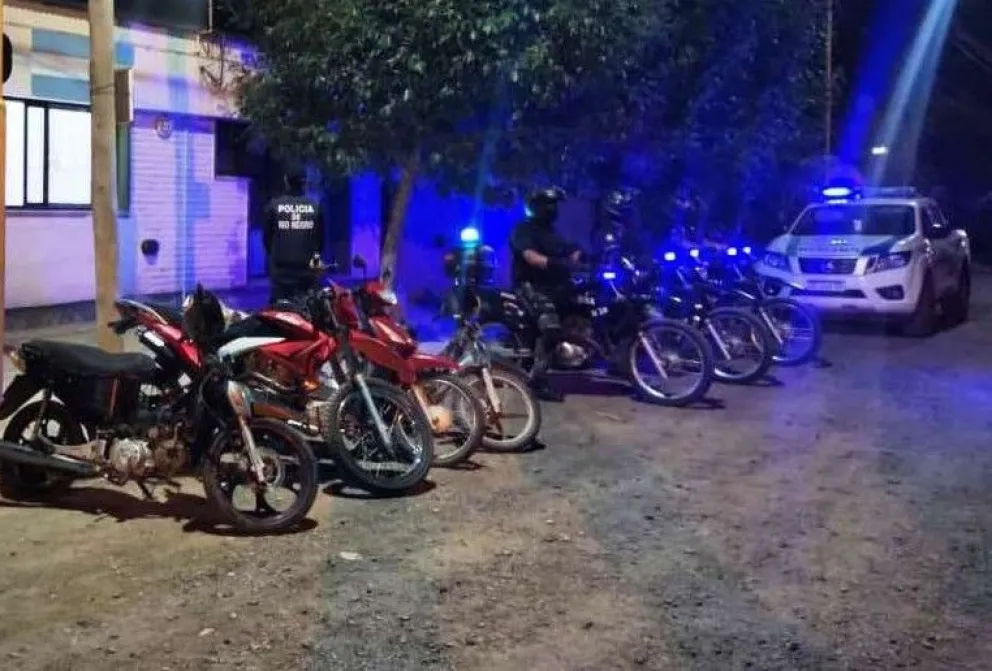 La Policía de Río Negro intensificó los controles sobre motocicletas en el Valle Medio para detectar irregularidades y reducir la circulación de rodados con escapes libres. Foto: archivo.