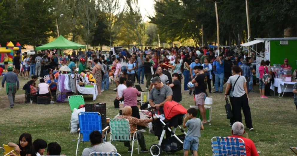 Estudiantes y docentes del CET N° 13 y el CENS N° 14 organizan una Feria de Emprendedores abierta a toda la comunidad. Foto: archivo.